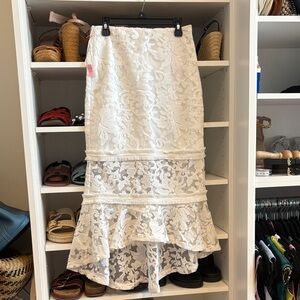 Lulumari White High-Low Lace Skirt